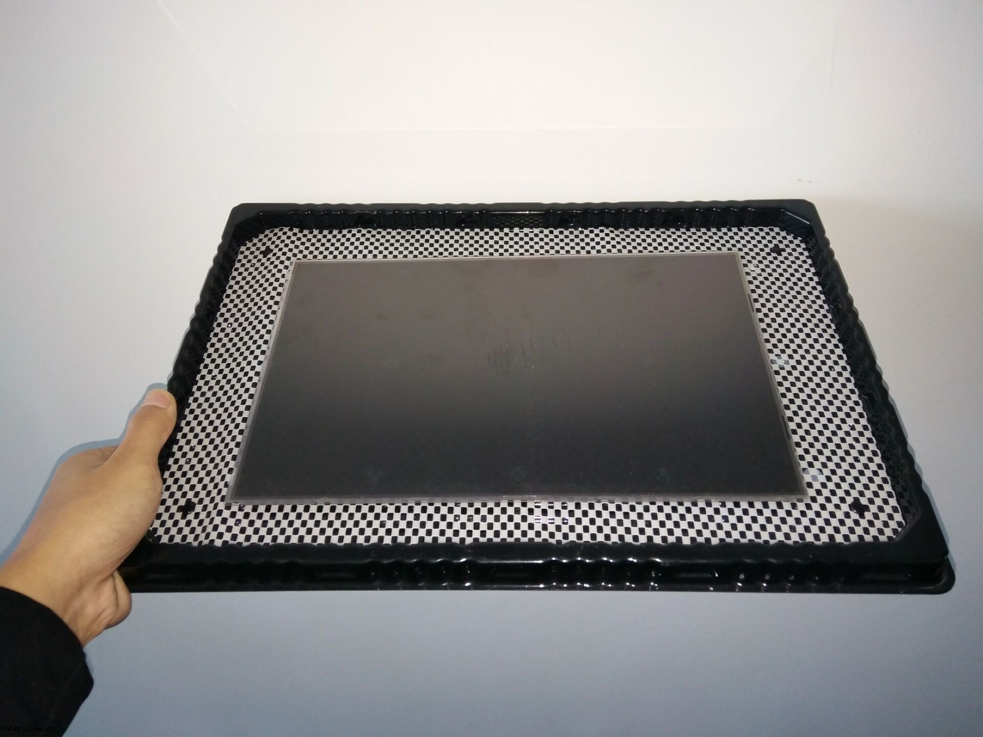 吸塑(sù)盒(hé)+防(fáng)靜電防(fáng)滑墊、防(fáng)靜電吸塑(sù)托盤+防(fáng)滑墊